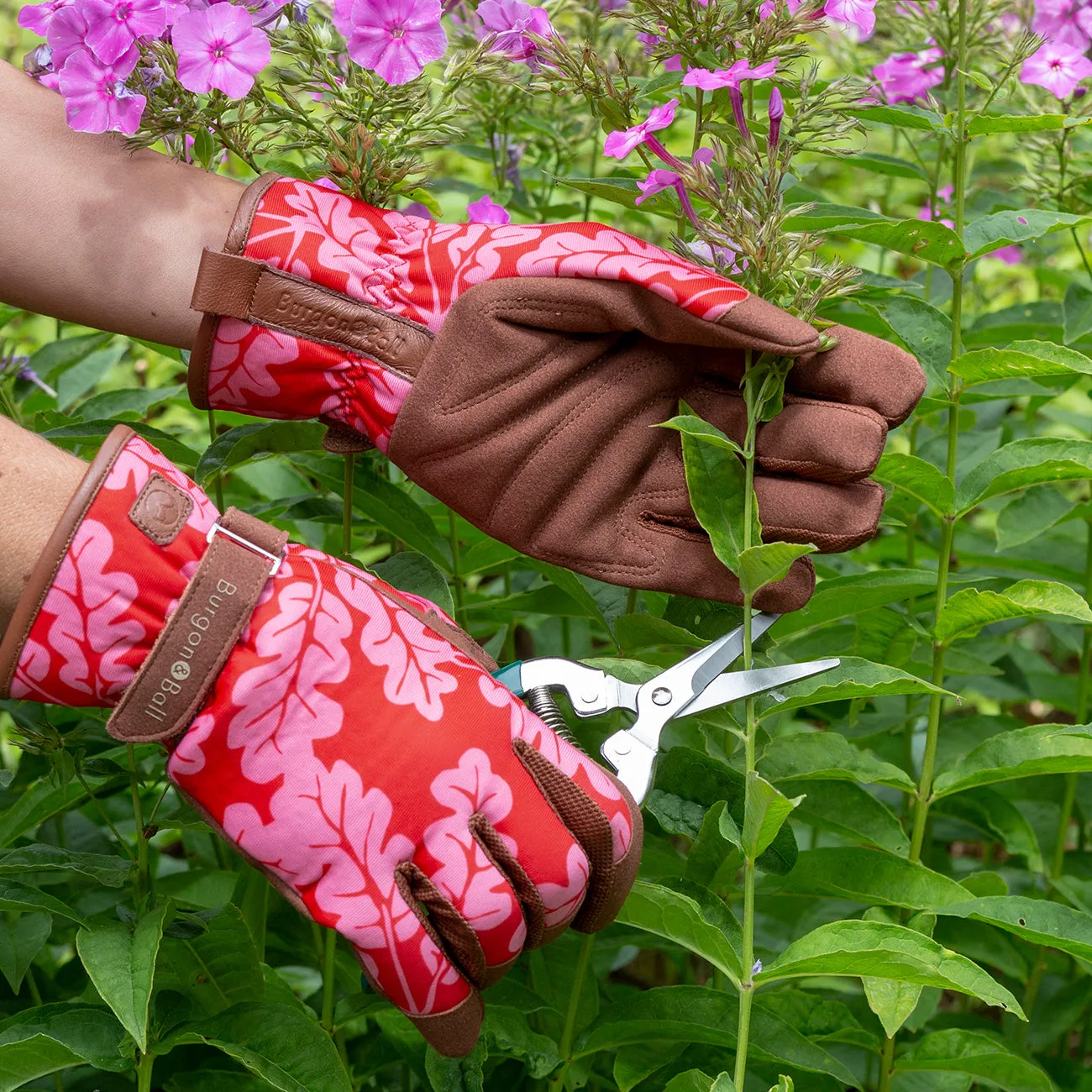 Love The Glove - Oak Leaf Poppy - S/M