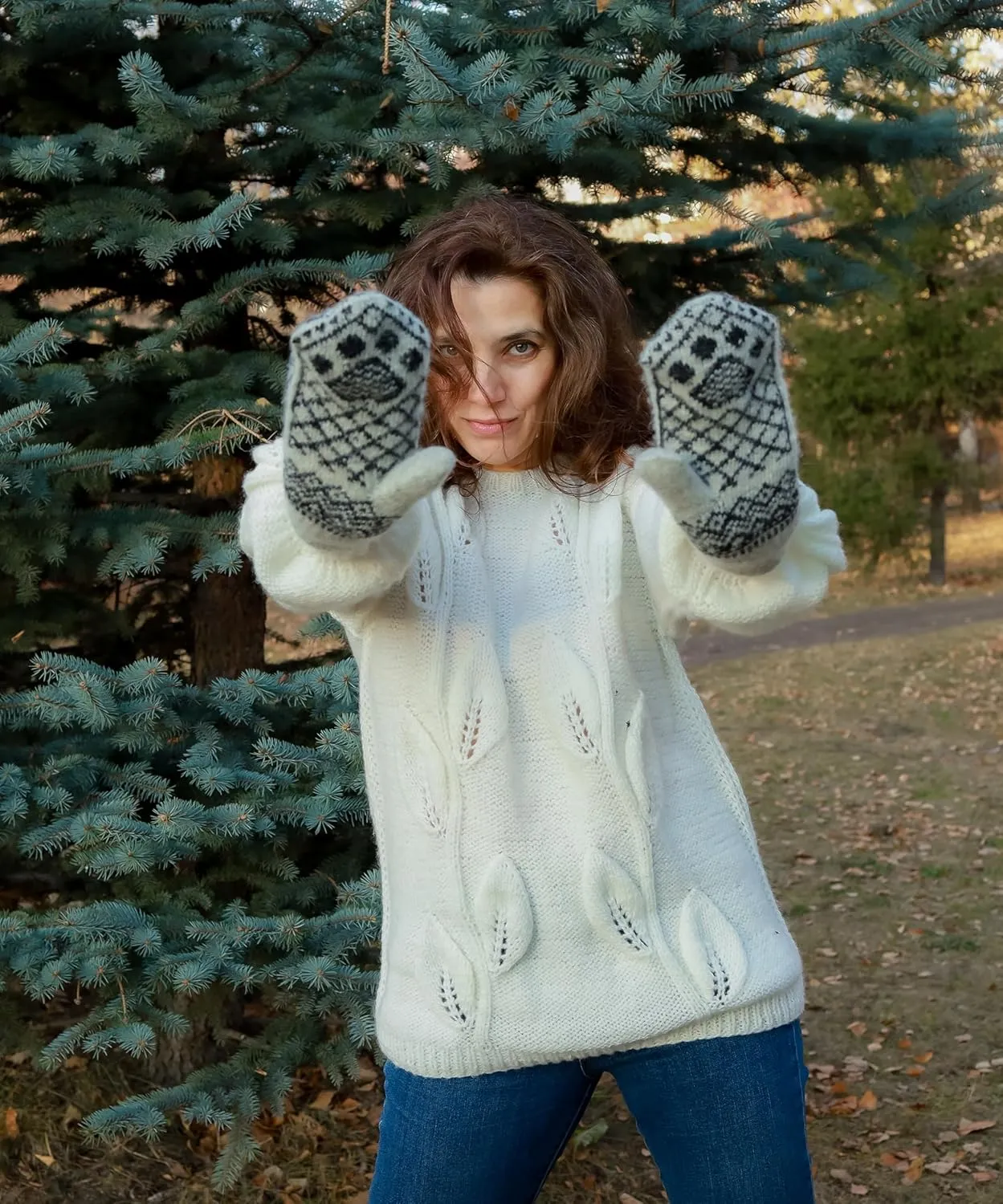 Wolf Warm Mittens for Cold Weather - Wool Gloves for Winter
